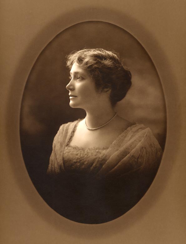 Segreto Secrets - Ima Hogg circa 1910