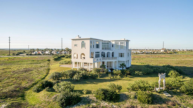 Segreto Secrets - Galveston Beach House - Italianate Ornate Style Mansion