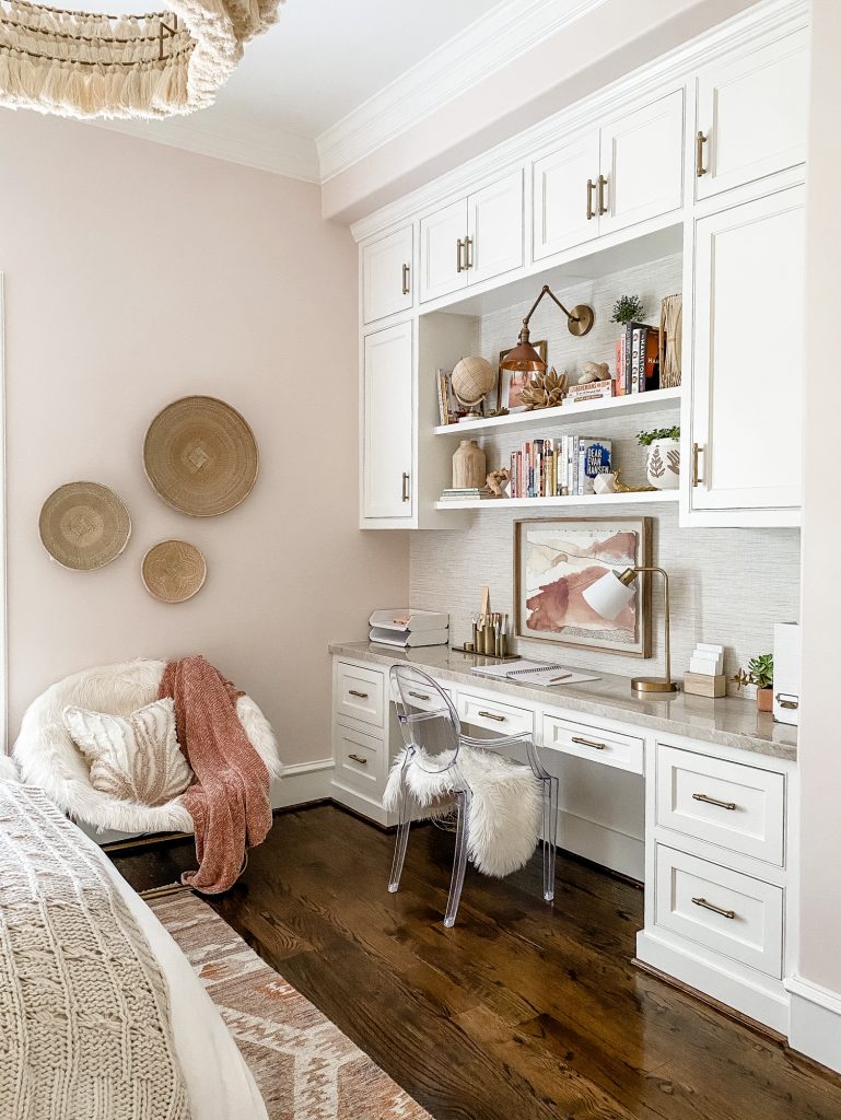 Built In Desk & Sitting Area Built In Desk, sitting area, inspiring distant learning space