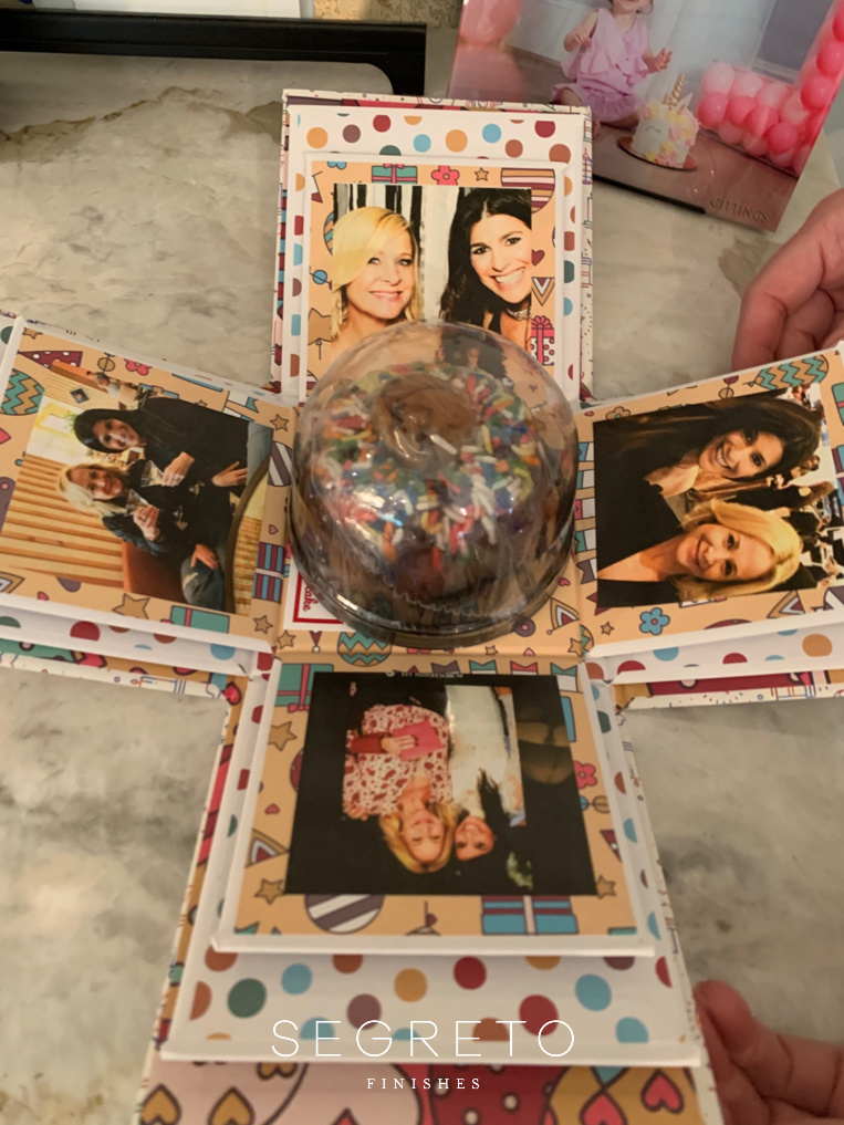 Sendacake occasion box, Stay connected and spread joy!