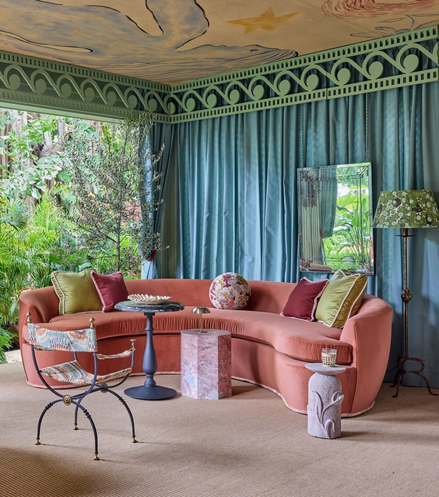 Sitting area with tulip martini table